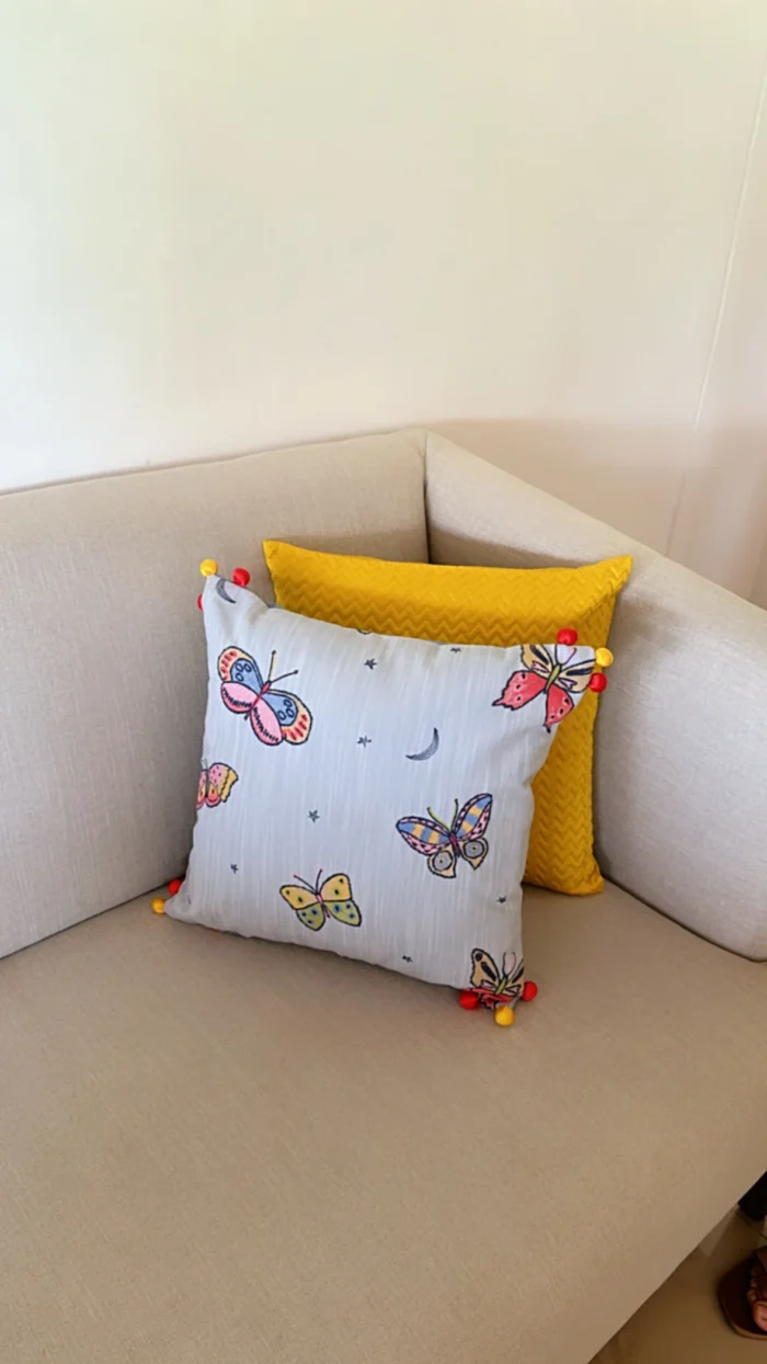 Butterfly Print Tasseled Cushion Cover -