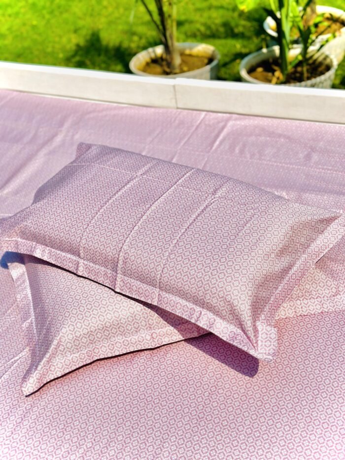 Neutral Shade Printed Bedsheet (Pink) -